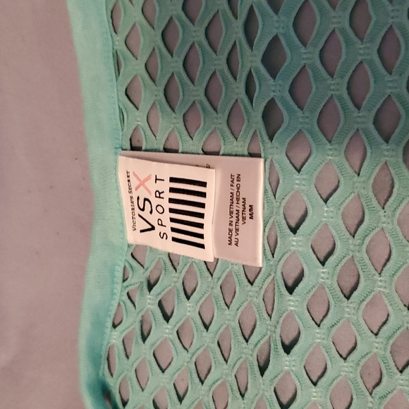 Victoria's Secret Sport Tank - Picture 2 of 4